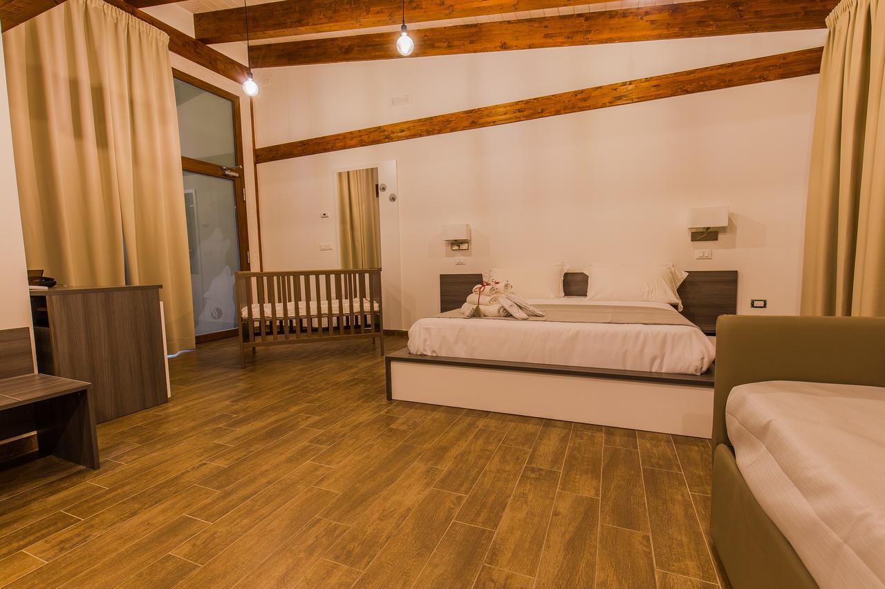 טברנה Il Semaforo Sila Hotel מראה חיצוני תמונה